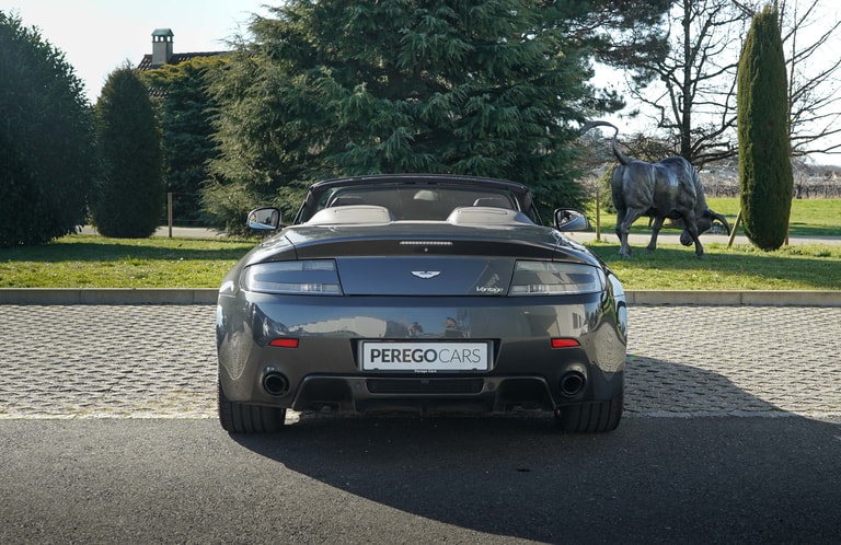 Aston Martin V8 Vantage