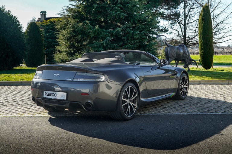 Aston Martin V8 Vantage