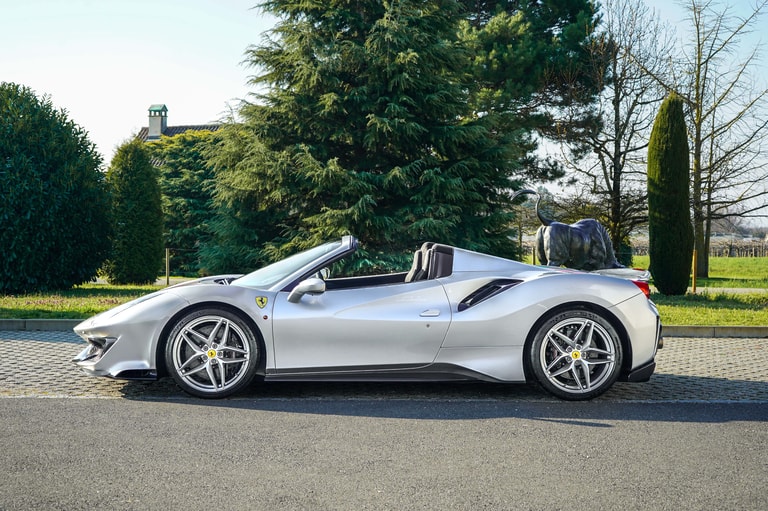 Ferrari 488
